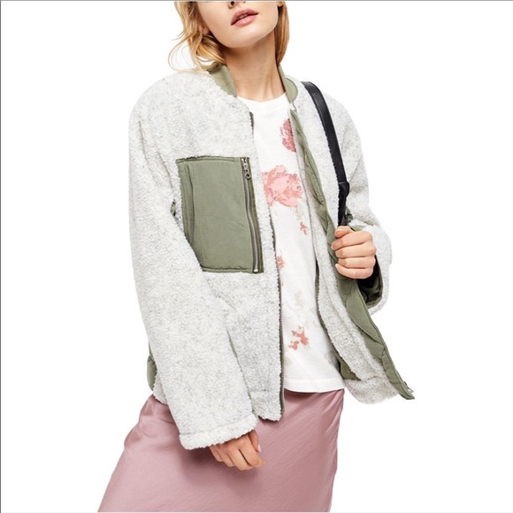NEW FREE PEOPLE / RIVINGTON SHERPA ZIP UP JACKET - Picture 3 of 7